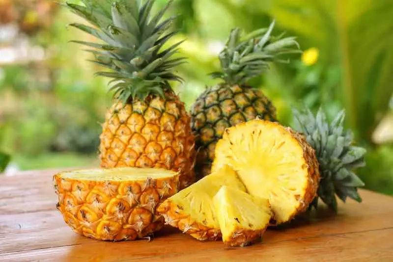 Men's Nutrient Benefits of Pineapple